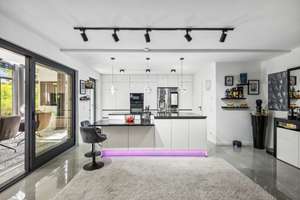 Architektenvilla mit Wellness, Design & Technik – luxuriös modernisiertes Anwesen im Rheingau-Taunus – Die vollständige Adresse der Immobilie erhältst du vom Anbieter., 65232 Taunusstein – Vorschaubild 3