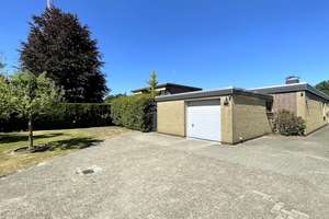 Attraktiver Bungalow mit Garage, Terrasse und Kamin in stadtnaher, begehrter Wohnlage in Oldenburg – Die vollständige Adresse der Immobilie erhältst du vom Anbieter., 26127 Nadorst, Oldenburg (Oldenburg) – Vorschaubild 3