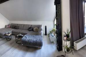 Gut geschnittene Dachgeschosswohnung mit Einbauküche und Loggia – Die vollständige Adresse der Immobilie erhältst du vom Anbieter., 55130 Laubenheim, Mainz – Vorschaubild 2