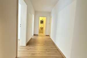Nähe Uni, schöne, bezugsfertige 2 Zi-Whg, KDB 49,5qm – Ronsdorferstraße 85, 42119 Wuppertal – Vorschaubild 1