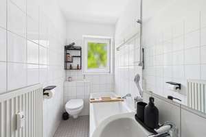 Modernisierte 3-Zimmer-Wohnung mit Balkon – sofort bezugsfrei – Die vollständige Adresse der Immobilie erhältst du vom Anbieter., 65197 Klarenthal, Wiesbaden – Vorschaubild 6