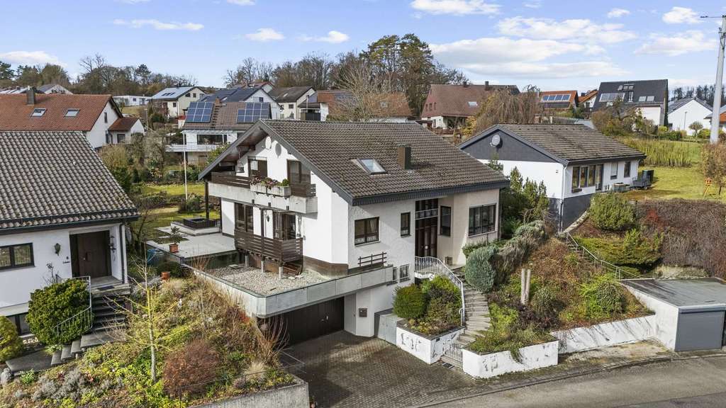 Immobilie in Mönsheim - Freistehendes Familienhaus mit großem Garten, Sauna & PV-Anlage in sonniger Appenberg-Lage - Bild 0