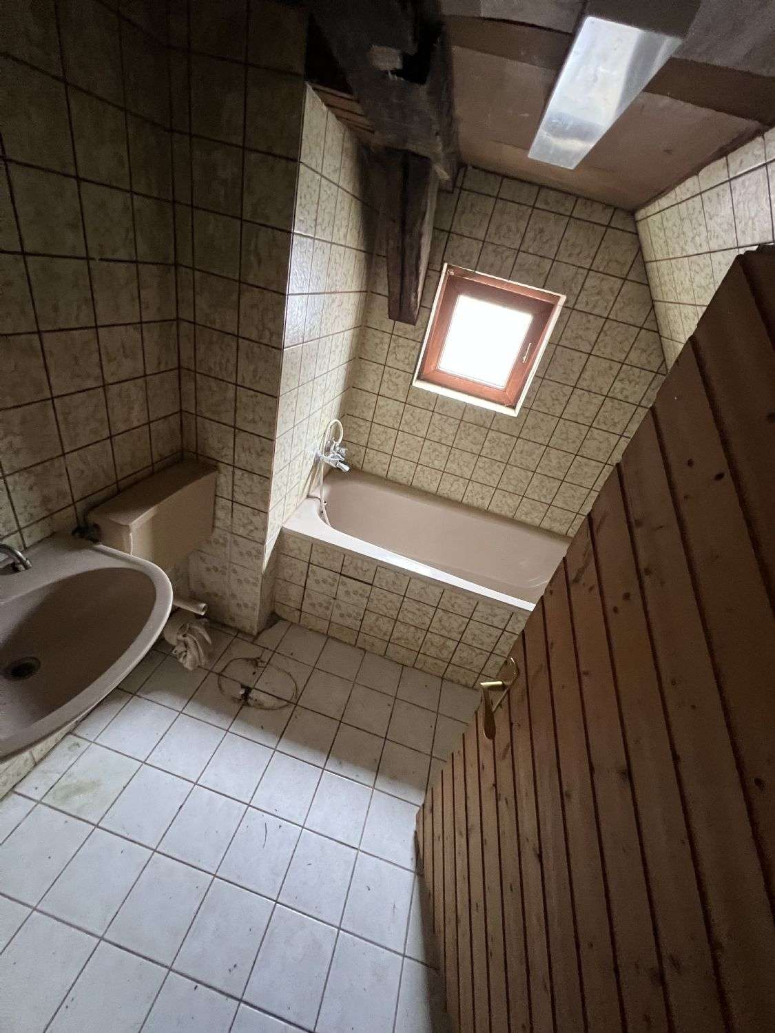 Stark sanierungsbedürftiges Fachwerkhaus in der Stadtmitte, Waldeck Frankenberg Kreis – Bild 4