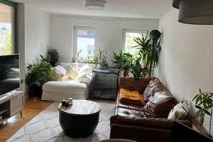 Schöne 2,5-Zimmer Wohnung mit gemütlicher Loggia