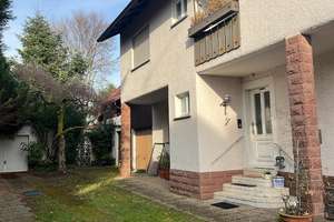 Geräumiges Einfamilienhaus mit Ausbaupotenzial und Nebengebäuden in ruhiger Lage von Malsch – Die vollständige Adresse der Immobilie erhältst du vom Anbieter., 76316 Malsch – Vorschaubild 1