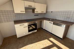 Toller Balkon an der Küche - EBK - Tageslichtbad mit Badewanne – Frankenberger Straße 202, 9131 Ebersdorf, Chemnitz – Vorschaubild 2