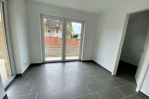 Einziehen und Wohlfühlen! Haushälfte mit Fußbodenheizung, Garage und Garten zu verkaufen! – Hallesche Straße 27, 6120 Lieskau – Vorschaubild 8