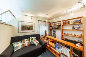 Frankfurt-Dornbusch: Freistehendes & individuelles Zweifamilienhaus! – 60433 Dornbusch, Frankfurt am Main – Vorschaubild 9