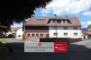 Familienhaus mit Nebengebäuden + Flächen in Grebenhain-Hartmannshain – Die vollständige Adresse der Immobilie erhältst du vom Anbieter., 36355 Grebenhain – Vorschaubild 1