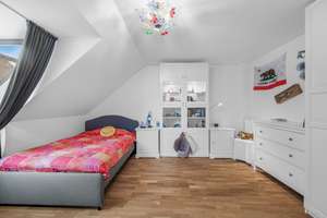 Großzügiges Reihenhaus mit schönem Garten in ruhiger Umgebung – Die vollständige Adresse der Immobilie erhältst du vom Anbieter., 81739 Neuperlach, München – Vorschaubild 13
