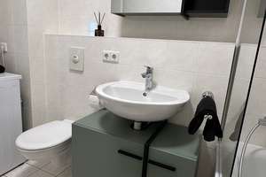 möblierte 2-Zimmerwohnung mit Küche, Westbalkon und Badewanne in guter Lage – 80937 Am Hart, München – Vorschaubild 13