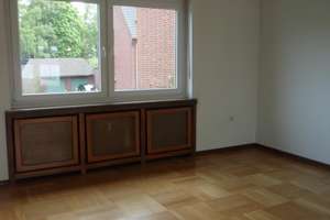 Helle 6 Zimmer Whg. mit großer Dachterrasse zu vermieten – Kniestraße 71, 46117 Heide, Oberhausen – Vorschaubild 3