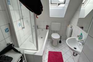 Schöne 2 Zimmer - Dachgeschosswohnung zu vermieten. – Gerresheimer Landstraße 82, 40627 Unterbach, Düsseldorf – Vorschaubild 8