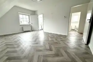 Modernisiertes 7-Zimmer-Haus in Rommerskirchen mit Garten und Garage – Neuss (Rhein-Kreis) – Vorschaubild 1