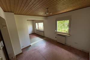 In Sanierung: 2,5 Zi.-Wohnung mit neuer Einbauküche, Düsseldorf-Unterrath