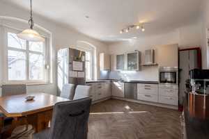 Wohn- und Geschäftshaus mit attraktiver Maisonette-Wohnung, Praxis und Einliegerwohnung, nahe S-Bhf – Märkisch-Oderland (Kreis) – Vorschaubild 3