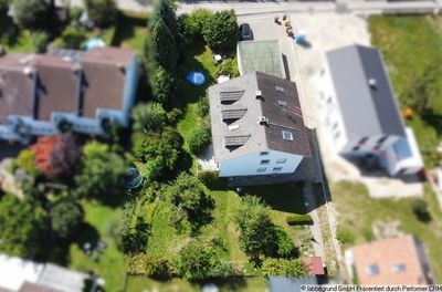 MFH mit 3 Whg. (1 leer). Zentral. Super Anbindung.
