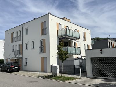 2 Raum - ETW - Tiefgarage - Fahrstuhl - Balkon und wunderschön….
Genau so sieht eine Geldanlage aus