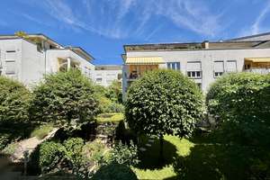 3 Zimmer Wohnung und alles dabei: tolle Lage, Parkplatz, Balkon und ein guter Grundriss