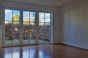 Schöne, 3 Zimmer Erdgeschosswohnung mit Terrasse in Großhadern