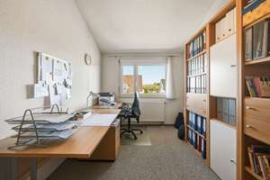 4,5-Zimmer-Reihenendhaus mit Garten, Garage, Carport & Balkonkraftwerk in bester Lage in Biberach – Die vollständige Adresse der Immobilie erhältst du vom Anbieter., 74078 Biberach, Heilbronn – Vorschaubild 13
