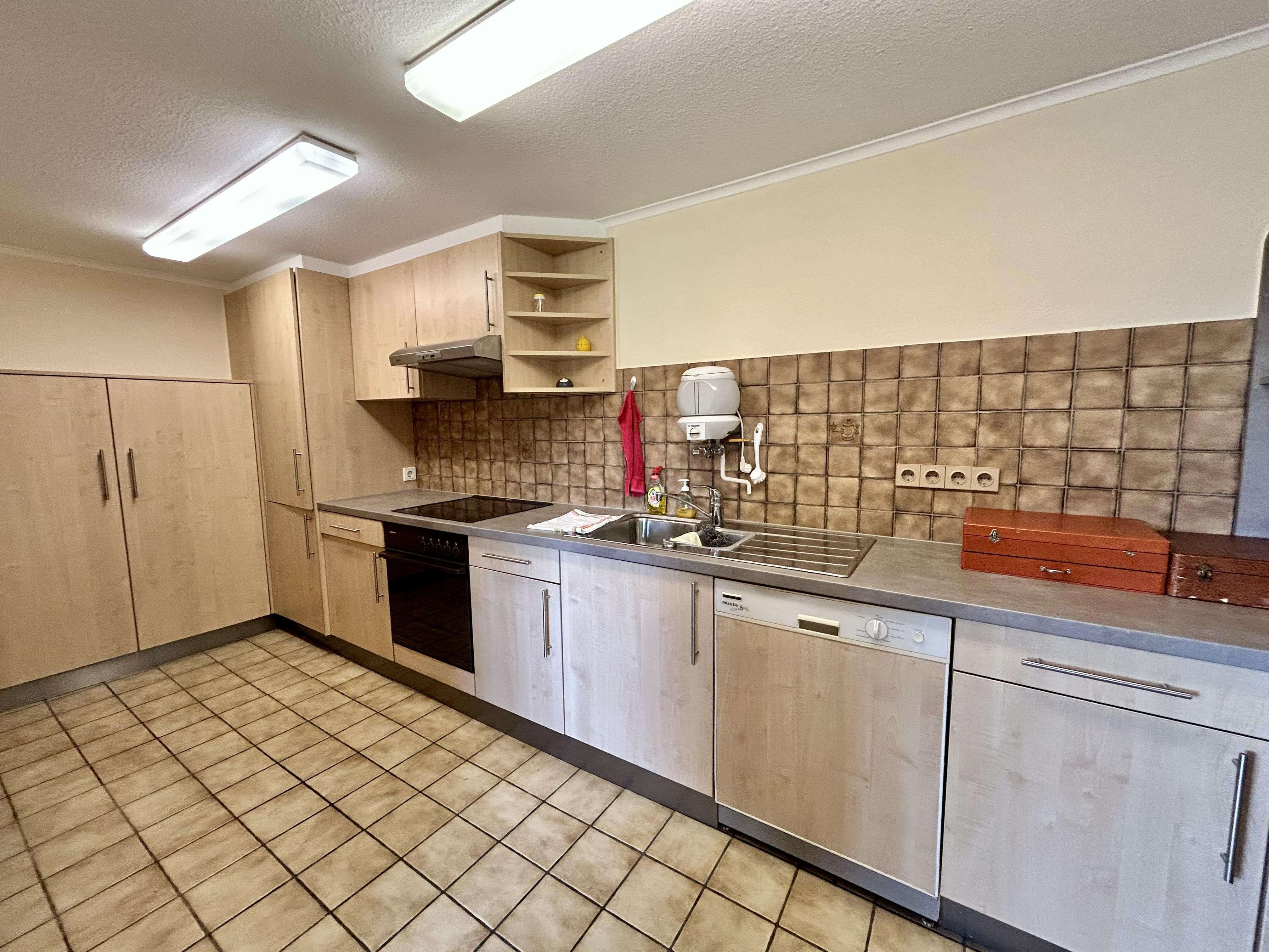 Immobilie in Weiskirchen - Großes Wohnhaus mit ehemaliger Gaststätte in Weiskirchen - Rappweiler - Bild 16