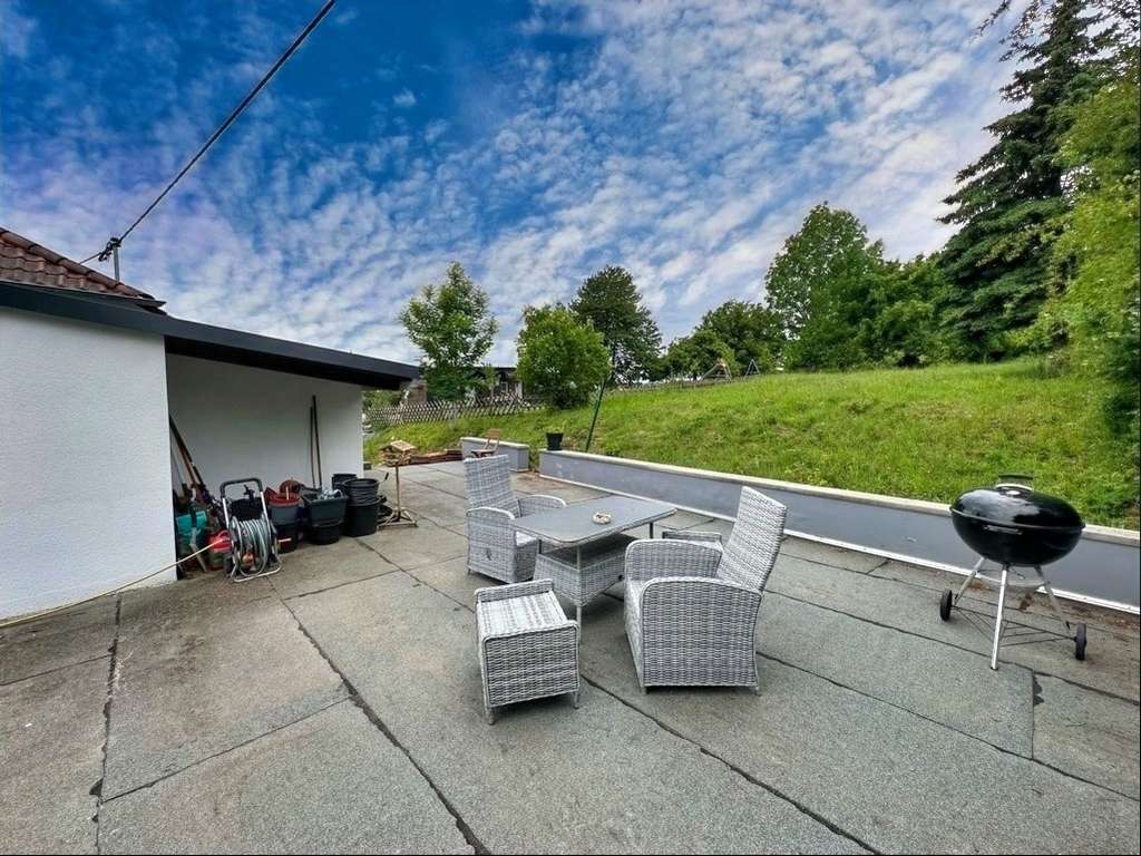 Immobilie in Schmelz - Kernsaniertes Einfamilienhaus in Schmelz – schöne Lage & Fernblick genießen - Bild 4