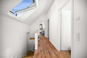 Exklusive Dachgeschosswohnung mit Einbauküche und großem Sonnenbalkon inkl. Panoramablick im Zentrum – Hauptstraße 70, 53604 Bad Honnef – Vorschaubild 6