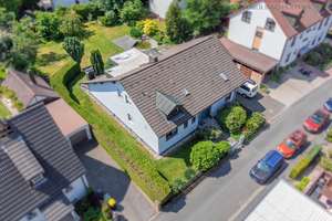 Charmantes 2 Familienhaus mit viel Platz und großem Garten in Bestlage von Zirndorf - Weiherhof – Die vollständige Adresse der Immobilie erhältst du vom Anbieter., 90513 Zirndorf – Vorschaubild 5