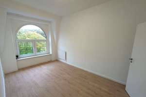 Helle 4-Zimmer-Dachgeschosswohnung mit hohen Decken - gut angebunden & zentral in Sonnborn – Sonnborner Str. 42, 42327 Elberfeld West, Wuppertal – Vorschaubild 4