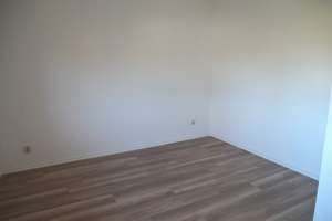 Helle 2-Zimmer Wohnung mit Laminat/ Balkon und PKW-Stellplatz zu verkaufen!! – Limbacher Straße 32, 9247 Röhrsdorf, Chemnitz – Vorschaubild 9