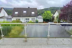 IDYLIC & SPACIOUS LIVING! Charming semi-detached house with secluded garden *Dog allowed* – Main-Taunus-Kreis – Vorschaubild 9