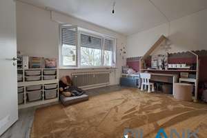 Großzügige 4-Zimmer-Wohnung mit ca. 119,5 m² im 1. OG und zwei Balkonen in begehrter Wohnlage