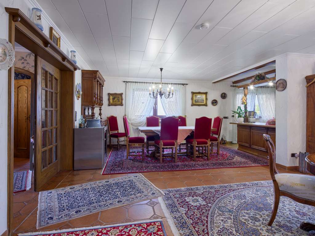 Immobilie in Schöneck - Viel Wohnfläche ♦ Einliegerwohnung ♦ ruhige Lage ♦ gute Infrastruktur - Bild 3