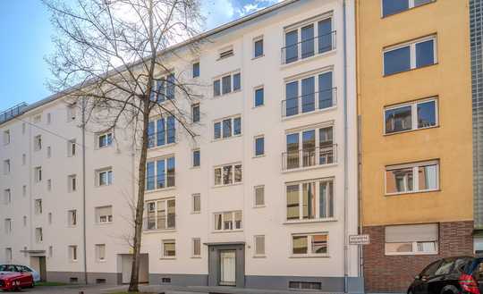Erstbezug nach Sanierung: Moderne 2-Zimmer-Wohnung mit Sonnenbalkon im beliebten Mannheim-Lindenhof