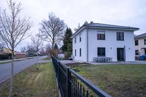 Moderne Stadtvilla (Baujahr 2019) mit hochwertiger Ausstattung in FredersdorfVogelsdorf – Die vollständige Adresse der Immobilie erhältst du vom Anbieter., 15370 Fredersdorf-Vogelsdorf – Vorschaubild 9