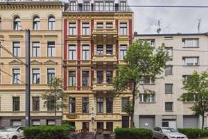 3-Zimmer Altbauwohnung mit zwei Balkon
