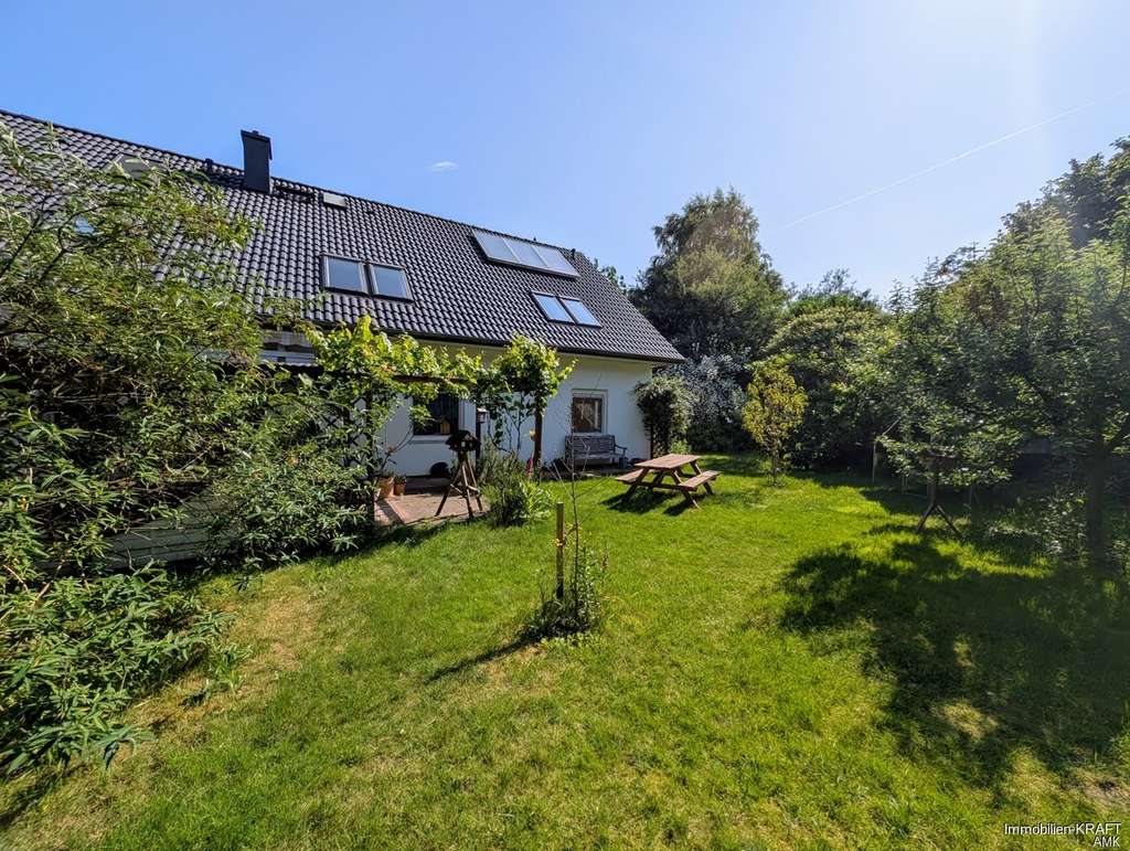 Immobilie in Zeven - Erdgeschosswohnung mit Terrasse und Carport - Bild 1