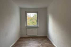 Modernisiertes Apartment für die kleine Familie! – Stendaler Straße 69, 12627 Hellersdorf, Berlin – Vorschaubild 4