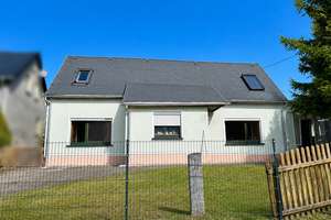 Freistehendes Einfamilienhaus mit Gestaltungspotenzial in zentraler und ruhiger Lage von Rodewisch