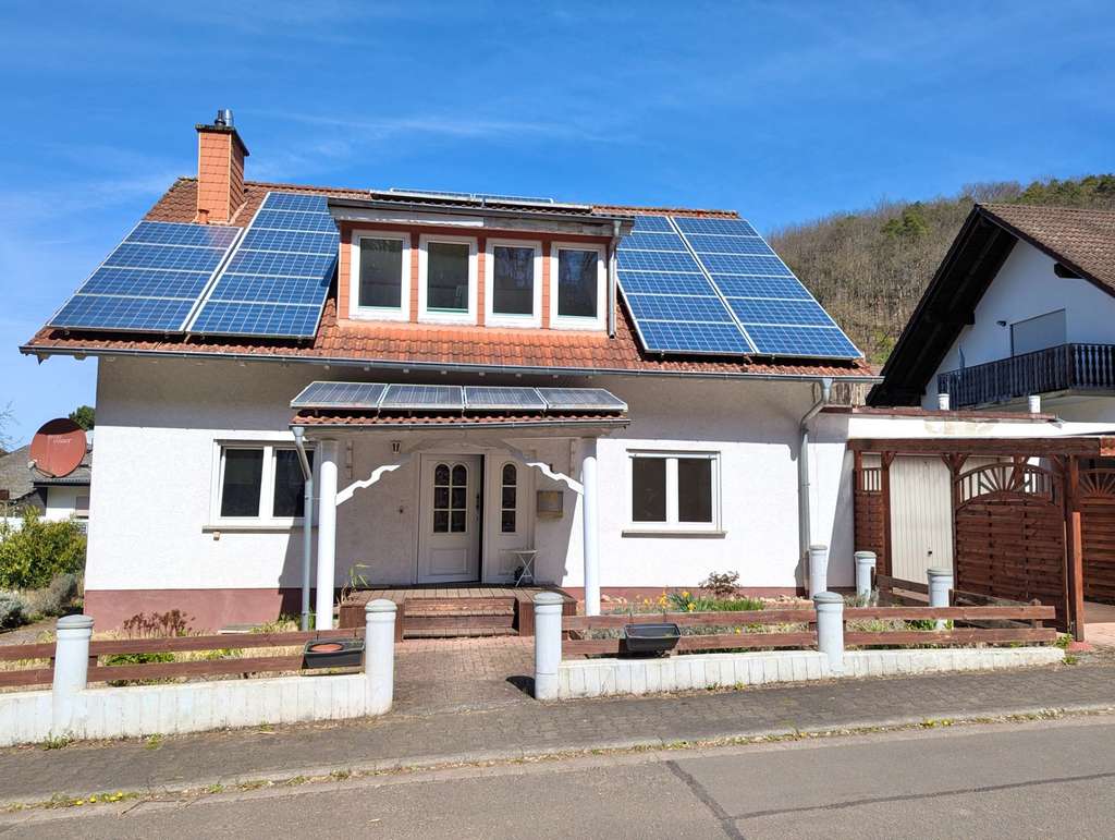 Immobilie in Wartenberg-Rohrbach - Freistehendes EFH mit 8 Zimmern & PV-Anlage - Bild 0