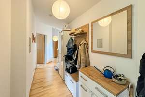 Charmante 3 Zimmer-Dachgeschosswohnung mit zwei Balkonen in ruhiger Bestlage von München-Bogenhausen