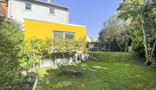 Bild von Dreifamilien-Endhaus mit eingewachsenem Garten auf Erbpachtgrundstück