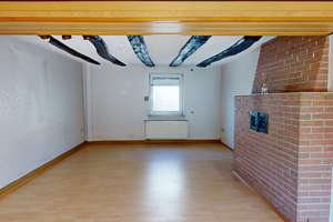 ~~ WOHNHAUS IN RUHIGER LAGE MIT GARTEN, CARPORT UND AUSBAURESERVE ~~ – Die vollständige Adresse der Immobilie erhältst du vom Anbieter., 76857 Waldhambach – Vorschaubild 5