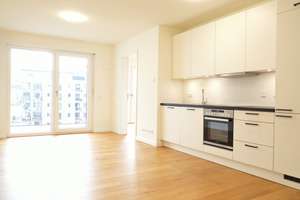 Neuwertige 2-Zimmer Wohnung im 4. OG mit Balkon in München