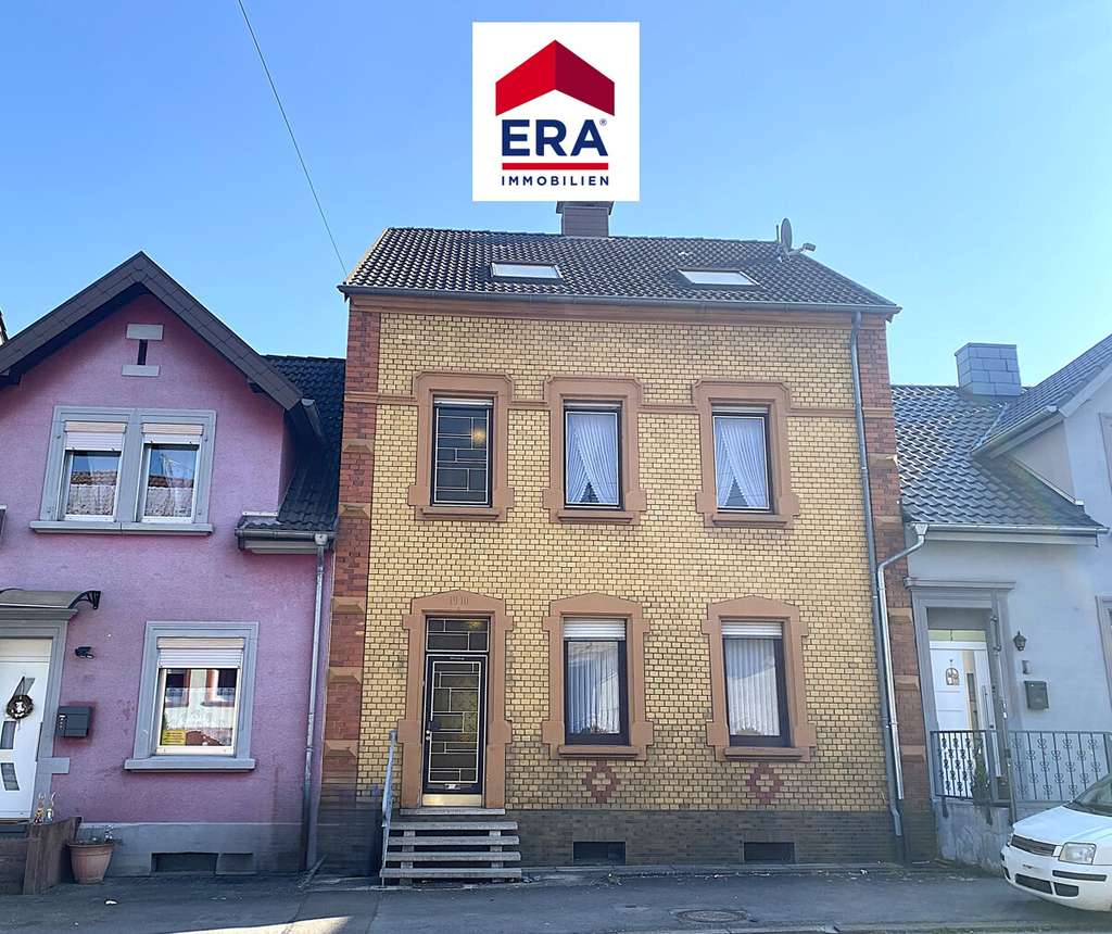 Immobilie in Großrosseln - EIN-, BIS ZWEIFAMILIENHAUS, MEHRGENERATIONENHAUS MIT GARAGE IN GROSSROSSELN - Bild 0