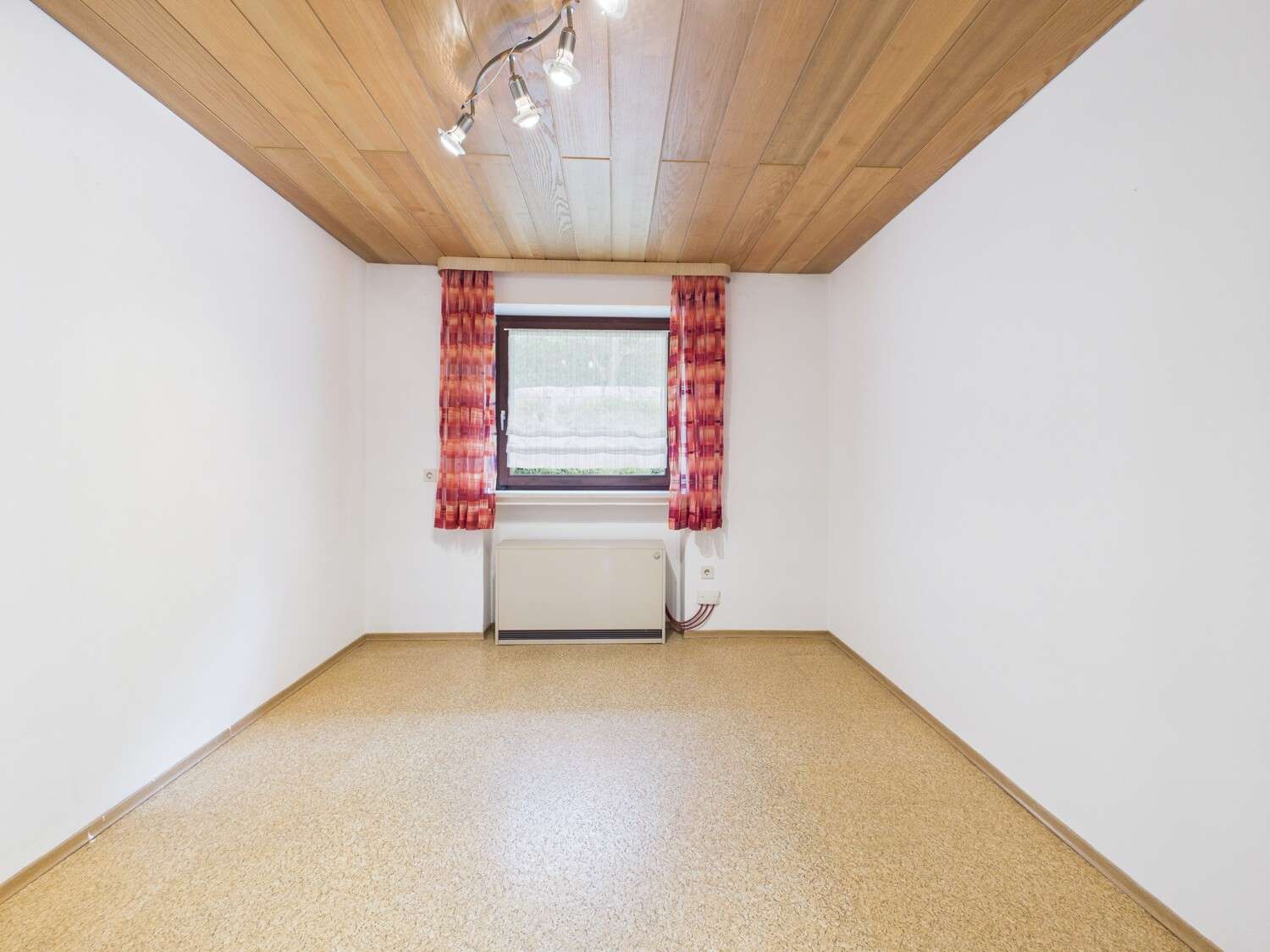 Immobilie in Weng - Großzügiges Einfamilienhaus mit idyllischem Garten und PV-Anlage zwischen Landshut & Straubing - Bild 7