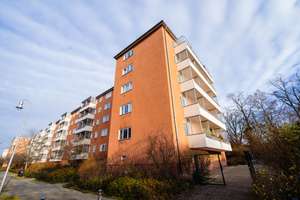 Light-filled, spacious vacant apartment with large balcony, Friedenau. – Eisackstraße 29, 10827 Schöneberg, Berlin – Vorschaubild 3