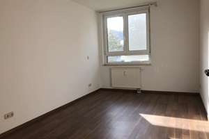 Einbauküche, Tiefgaragenstellplatz, Balkon & Aufzug – Lion-Feuchtwanger-Straße 25, 39120 Leipziger Straße, Magdeburg – Vorschaubild 4