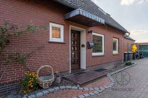 ***Großzügiges Zuhause mit 6 Schlafzimmern, großem Garten und zwei Garagen in Südweyhe – Die vollständige Adresse der Immobilie erhältst du vom Anbieter., 28844 Weyhe – Vorschaubild 2